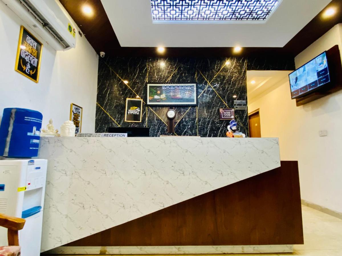 Hotel Hollywood - Family Hotel Zirakpur Ngoại thất bức ảnh