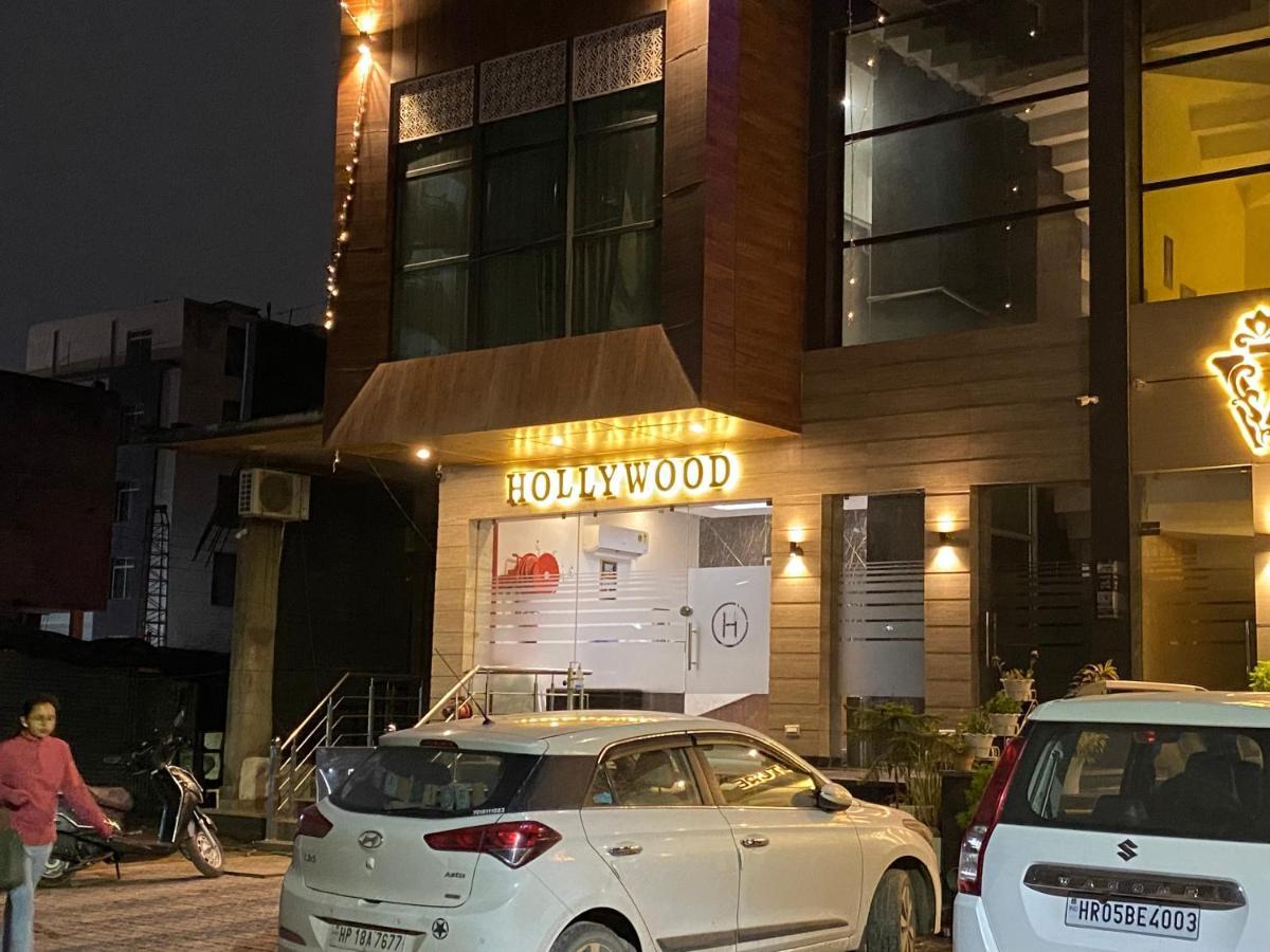 Hotel Hollywood - Family Hotel Zirakpur Ngoại thất bức ảnh