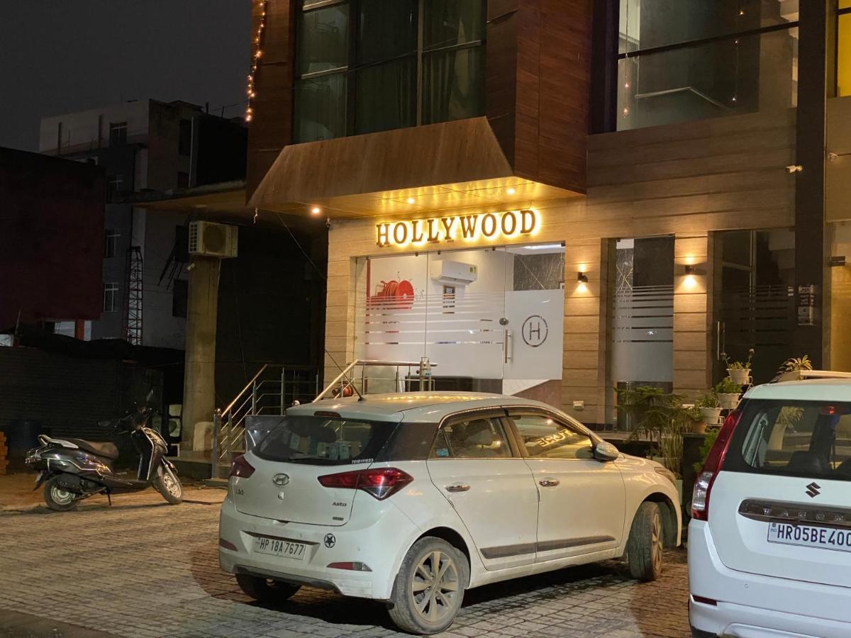 Hotel Hollywood - Family Hotel Zirakpur Ngoại thất bức ảnh